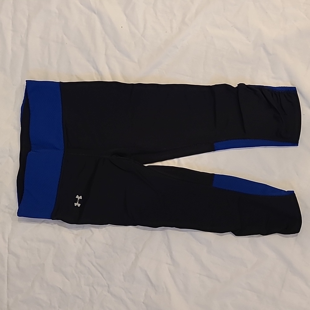 Under Armor black and blue size small capris